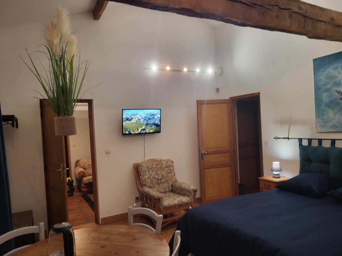 Domaine De La Sarrotte Bed & Breakfast Saugon Dış mekan fotoğraf