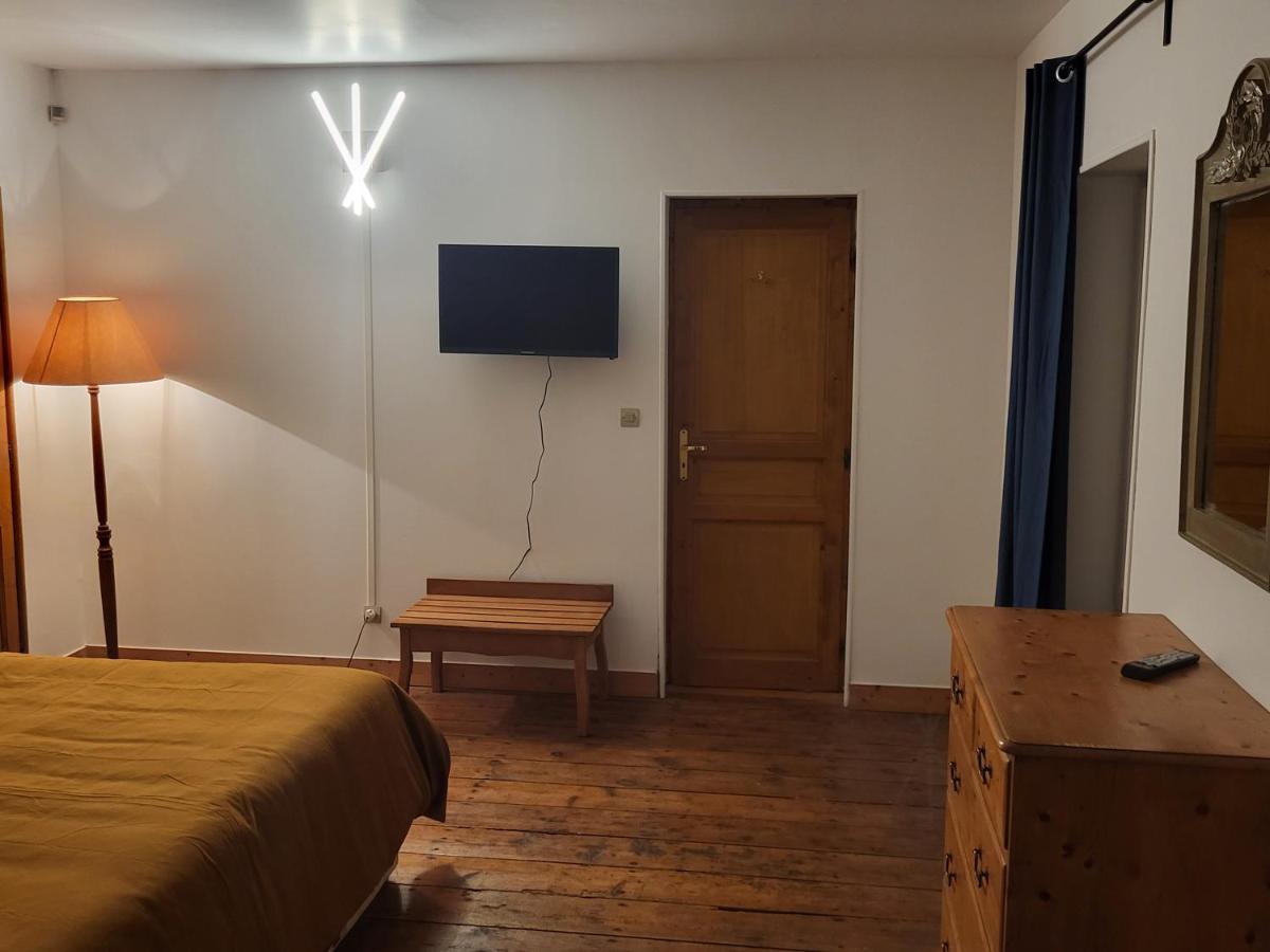 Domaine De La Sarrotte Bed & Breakfast Saugon Dış mekan fotoğraf