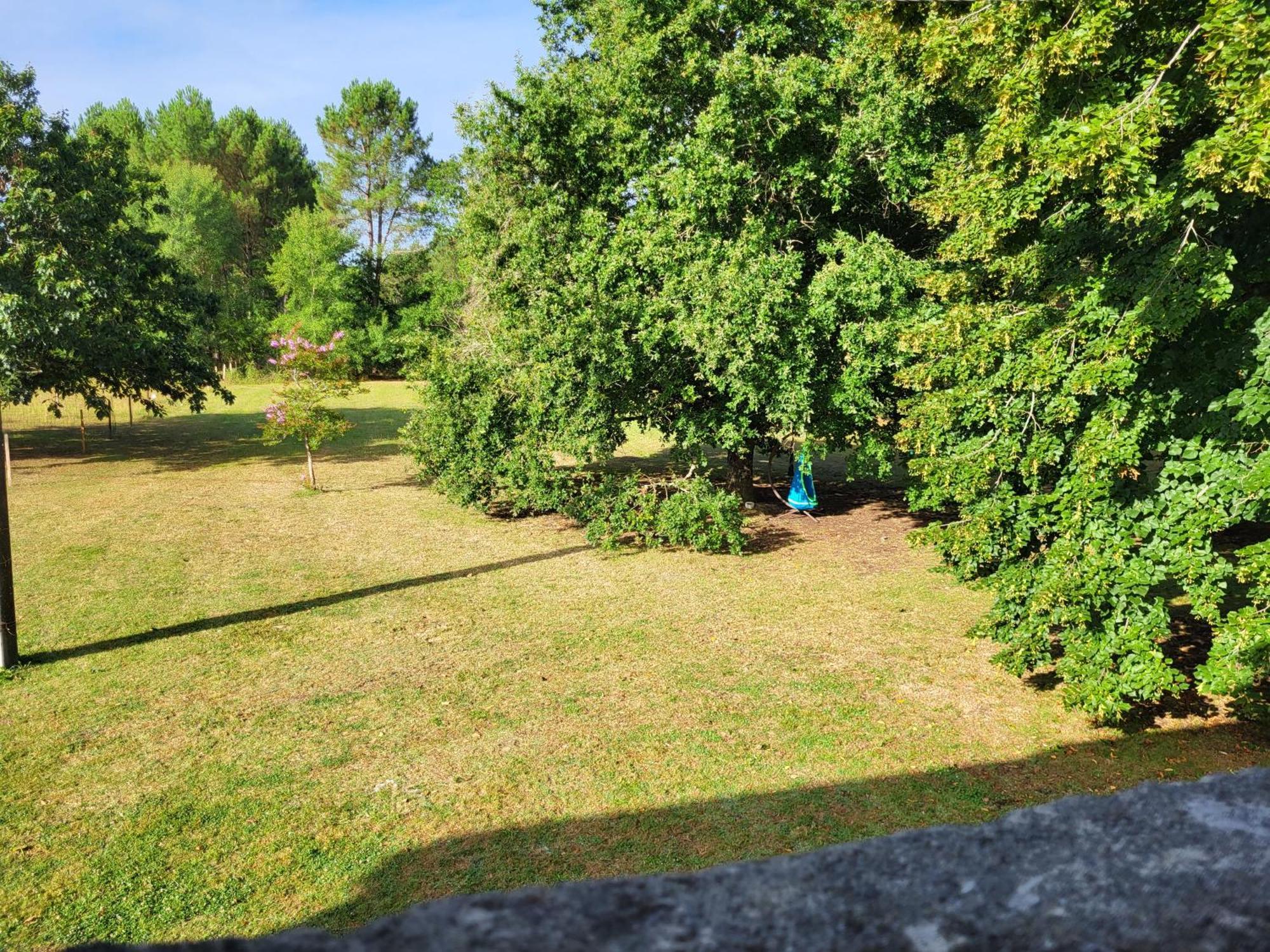 Domaine De La Sarrotte Bed & Breakfast Saugon Dış mekan fotoğraf