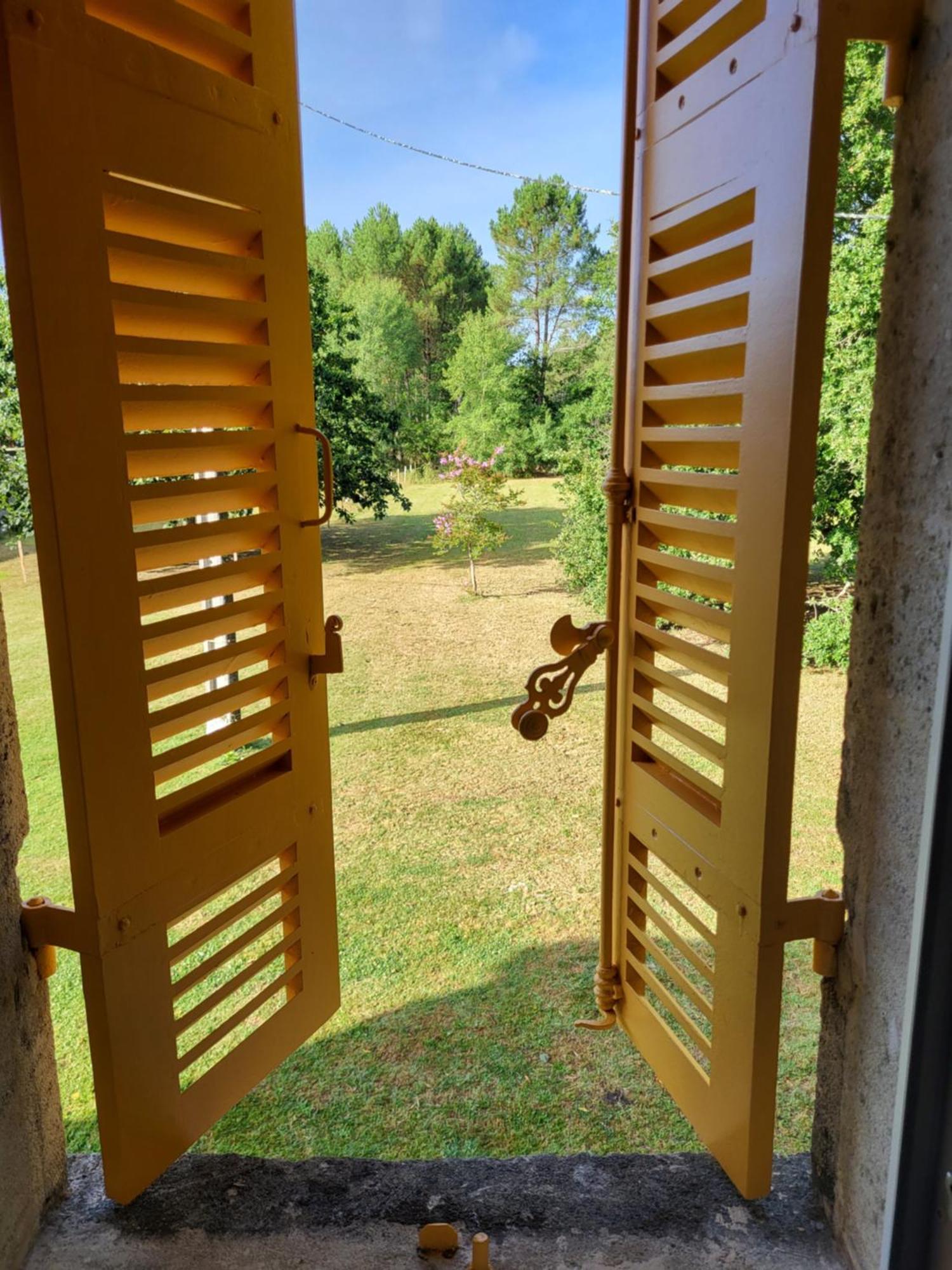 Domaine De La Sarrotte Bed & Breakfast Saugon Dış mekan fotoğraf